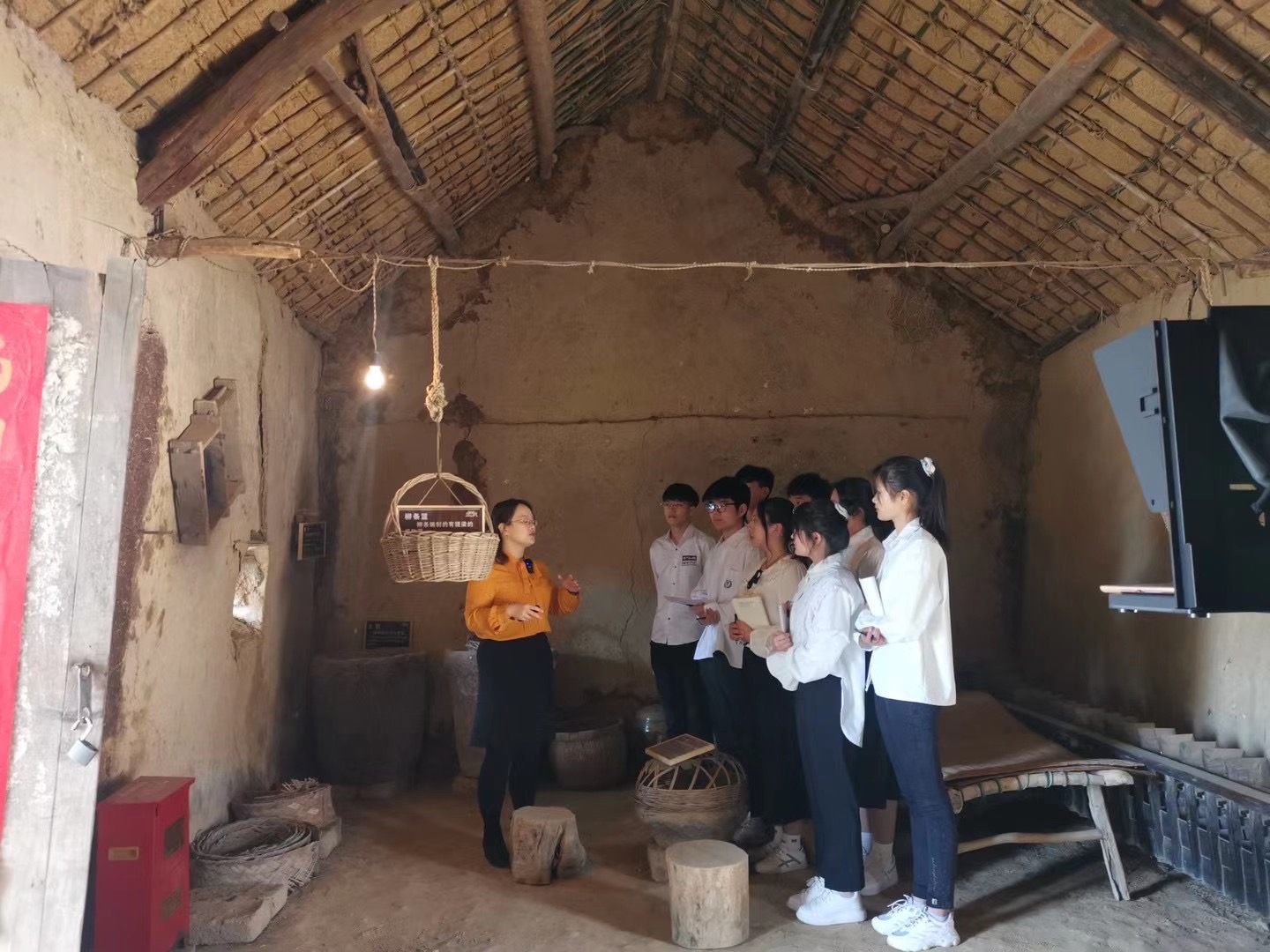 “湖畔习语”经典悦读会开展《建党百年:中国农村改革与乡村振兴》读书实践活动